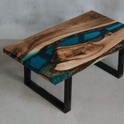 MARE stolik drewniany  z żywicą styl industrialny