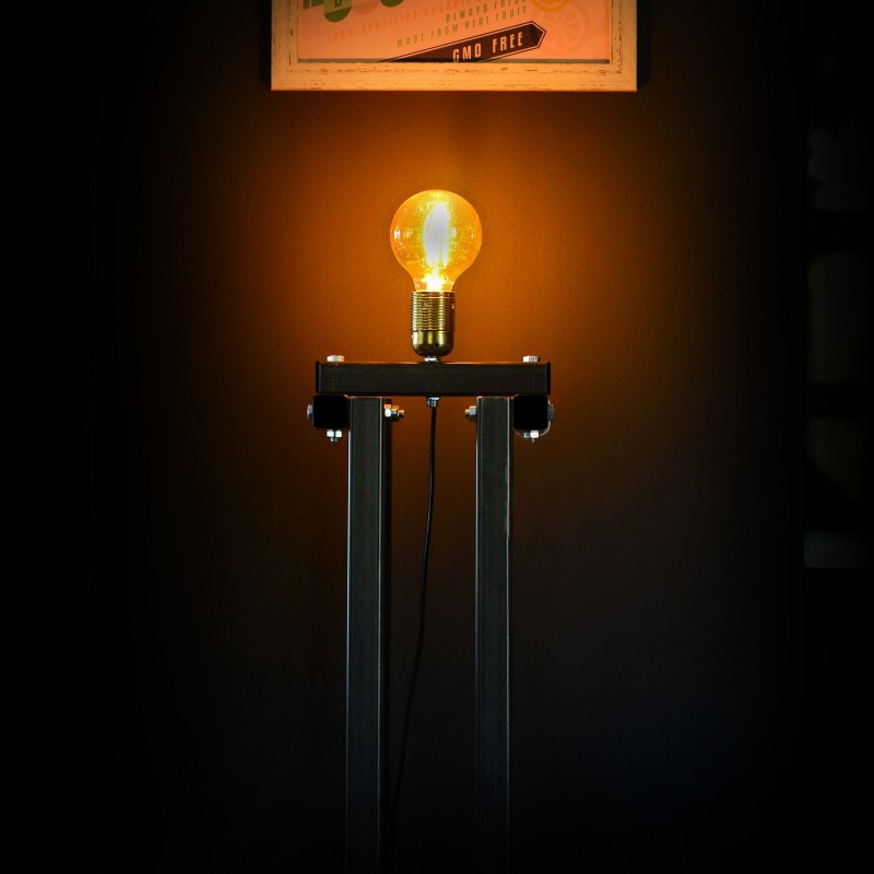 NATTJEGER lampa stojąca z profili stalowych, polski design