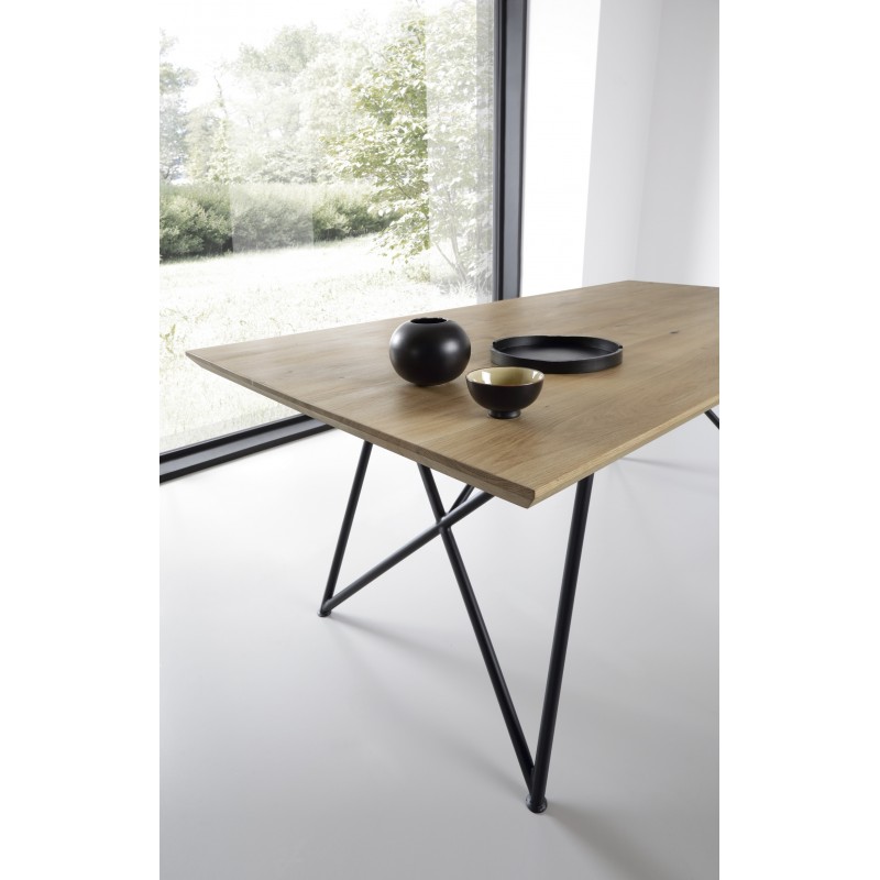 MUST stół z litego drewna w stylu loftowym, polski design