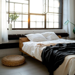 SHORTIE.WOOD drewniane, industrialne łóżko do sypialni