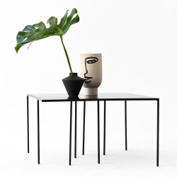 OBJECT014 industrialny stolik kawowy z asymetrycznymi nogami