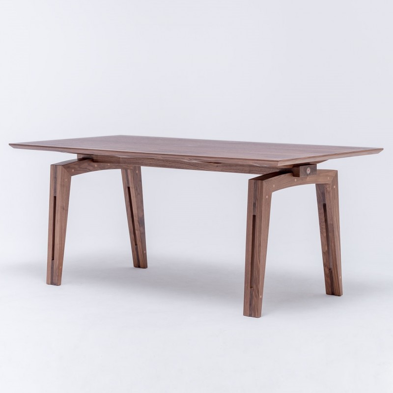 TAMAZO ORZECHOWY stół z litego drewna w stylu nowoczesnym