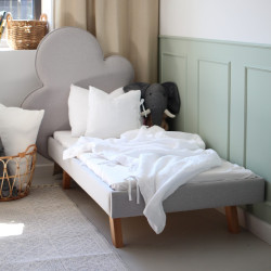 CLOUD LEGS TEXTI tapicerowane łóżko dziecięce z zagłówkiem w kształcie chmurki