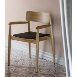 DANTE drewniane krzesło z podłokietnikami i tapicerowanym siedziskiem, polski design