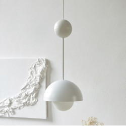 KELLO A sufitowa lampa wisząca z ozdobną drewnianą kulą, styl loftowy