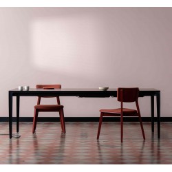 TIRA minimalistyczny...